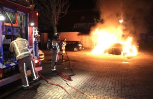 Geparkeerde auto verwoest door brand Boedijnhof ‘s-Gravenzande
