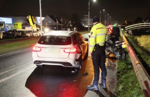 Motorrijder knalt achterop auto Nieuweweg Poeldijk