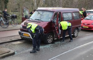 Man verliest vingers bij bizar ongeluk met tram Beethovenlaan Den Haag