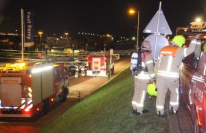 Hulpdiensten massaal naar Hoekse Berghaven na ontploffing op binnenvaartschip