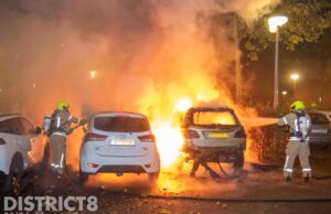 Meerdere auto’s uitgebrand De Savornin Lohmanlaan Schiedam