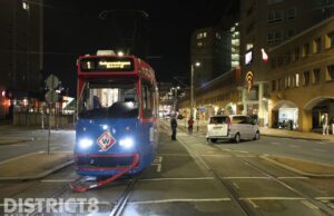 Botsing tussen busje en tram 1 Gevers Deynootweg Den Haag