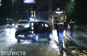 Auto knalt op verkeerslicht, bestuurster aangehouden Vrijenbanselaan Delft