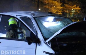 Werkbus in brand gestoken met vuurwerk Anna Blamanplein Den Haag