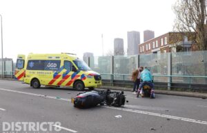 Motorrijder zwaargewond na ongeval met busje Schenkviaduct Den Haag