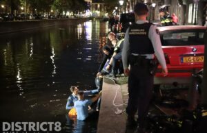 Dakloze man gered na te water raken Toussaintkade Den Haag