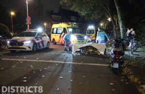 Twee gewonden nadat scooter tegen boom klapt Laan van Poot Den Haag