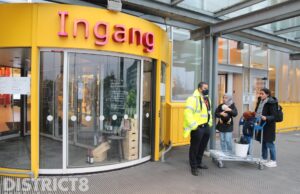 Verkeersinfarct nadat IKEA sluit door pinstoring Olof Palmestraat Delft