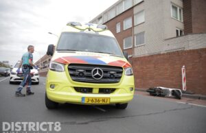 Scooterrijdster gewond na aanrijding met automobilist Vaillantlaan Den Haag