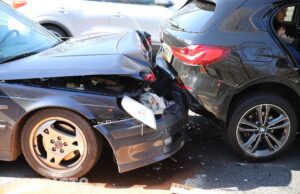 Gewonde bij kopstaart aanrijding op de A12 Den Haag