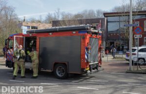 Kinderen op straat na brand in basisschool Guntersteinweg Den Haag