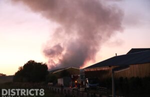 Grote brand uitgebroken in loods Westeinderweg Leidschendam